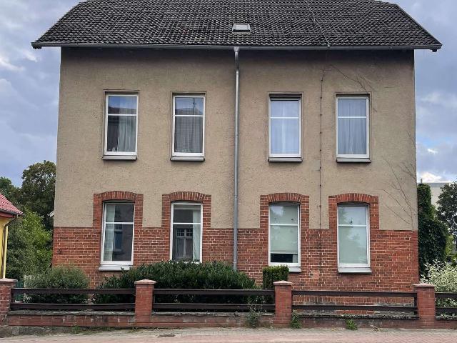 Wohnen mit Charakter: Mehrfamilienhaus in Woldegk – Anlageobjekt zentrumsnah!