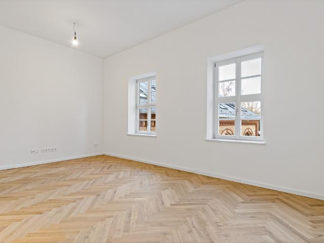 Wohnen mit Charme: Exklusive 1,5 Zimmer Wohnung im Denkmal – nur wenige Schritte zur Saale!