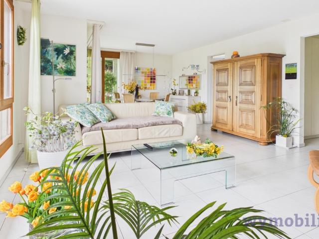 Wohnen mit Feriengefühl – 3.5 Zimmer Wohnung mit verglastem Balkon