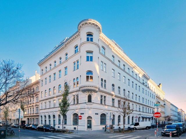 Wohnen mit Flair exklusive 2 Zimmer Dachgeschoßwohnung in 1070 Wien!