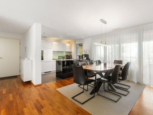 Wohnen mit Freiraum: Modern, 4.5 Zimmer und zwei Aussenbereiche
