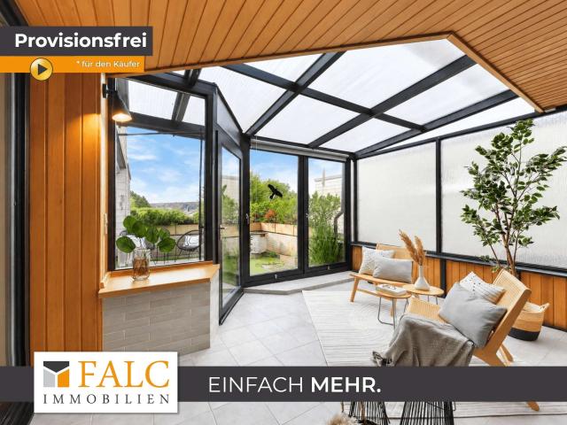Wohnen mit Freiraum: Terrassenhaus mit Wintergarten und Garage!