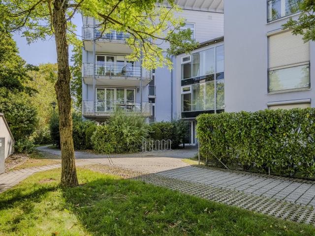 Wohnen mit Garten! Großzügige 2 Zimmer Wohnung mit zwei Terrassen, ruhige Lage, bezugsfrei