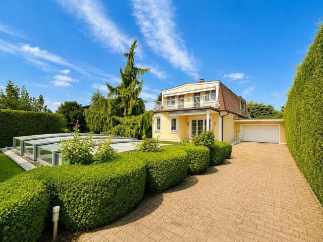 WOHNEN mit GARTEN & POOL | Großzügiges Familienhaus | ca. 790 m² Grund | ca. 323 m² NFL | Große Garage | Ruhige Wohnlage