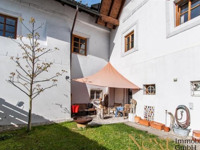 Wohnen mit Geschichte charmante Altbau Haus in Wels mit Schloss Flair – stilvoll wohnen auf ca. 118 m²