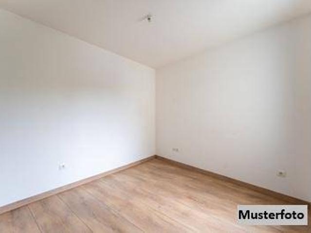 Wohnen mit Geschichte: Charmante 3 Zimmer Wohnung im Altbau von 1867