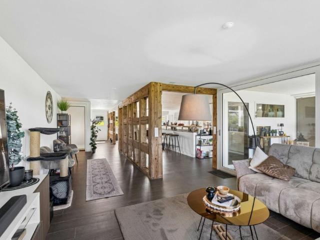 Wohnen mit Geschichte Atemberaubender 5.5 Zimmer Hausteil mit grossem Garten