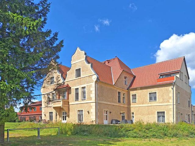 Wohnen mit Geschichte – Stilvolle Ferienwohnung im Westflügel des Schloss Stolpe
