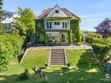 Wohnen mit Geschichte: Villa mit spektakulärer Aussicht im beliebten Grinzing!