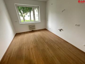 wohnen mit hohem erholungswert! einladene 3 raum wohnung mit loggia!