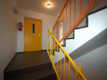 Wohnen mit Komfort: 2 Zimmer Wohnung im 3. OG, Aufzug, Stellplatz möglich