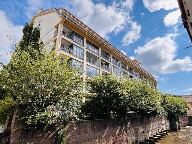 Wohnen mit Komfort – moderne 2 Zimmer Wohnung mit Balkon und Loggia in zentraler Lage von Landau