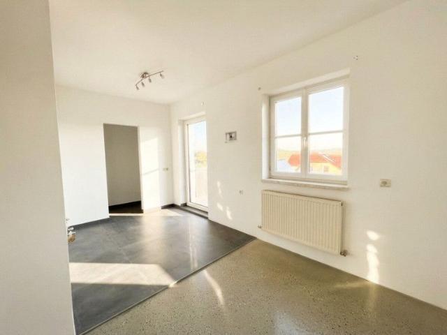 Wohnen mit Lebensqualität – gemütliche 2 Zimmer Wohnung mit Balkon und Blick ins Grüne
