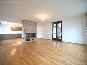 Wohnen mit Pool: moderne 4 Zimmerwohnung mit Loggia, Sauna, Garage