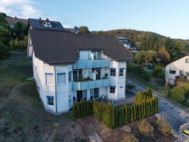 Wohnen mit Reihenhauscharakter–großzügige 4 Zi Maisonette Wohnung
