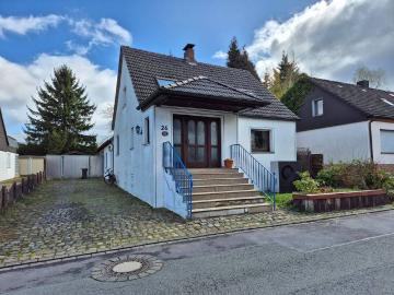 Wohnen mit riesigem Garten