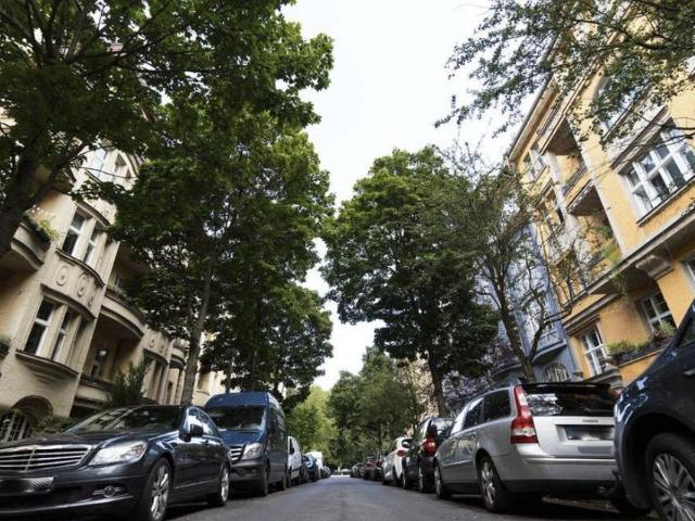 Wohnen mit Stil: 2 Zimmer Wohnung in Berlin Am Treptower Park