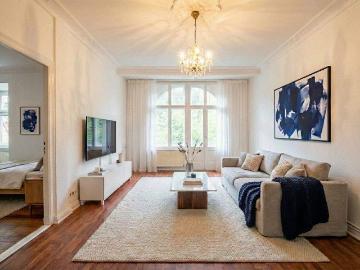 Wohnen mit Stil: 4 Zimmer Gründerzeitaltbau mit Stuck und Südbalkon