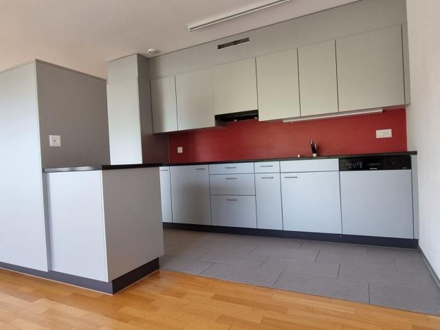 Attic flat with 2.5 rooms for rent in Ittigen 76 m² | dreamo. Ch