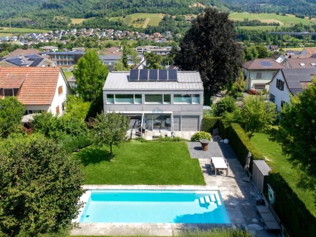 Wohnen mit Stil – modernes EFH mit Pool & Gartenoase