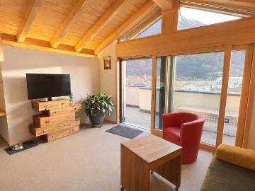 Wohnen mit Sonne, Ruhe und Lebensqualität – 3.5 Zimmerwohnung in Steg