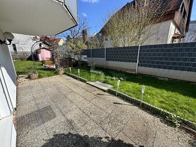 WOHNEN MIT TERRASSE UND GARTENBEREICH