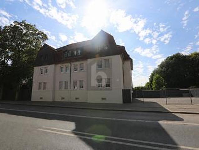 WOHNEN MIT VERMIETETEN EINHEITEN UND BAUPOTENZIAL