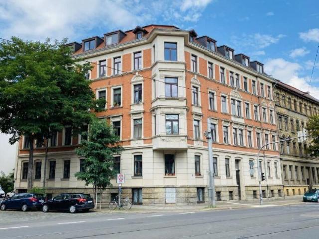 Wohnen mit viel Platz und Altbaucharme 4 Raum Wohnung in Leipzig