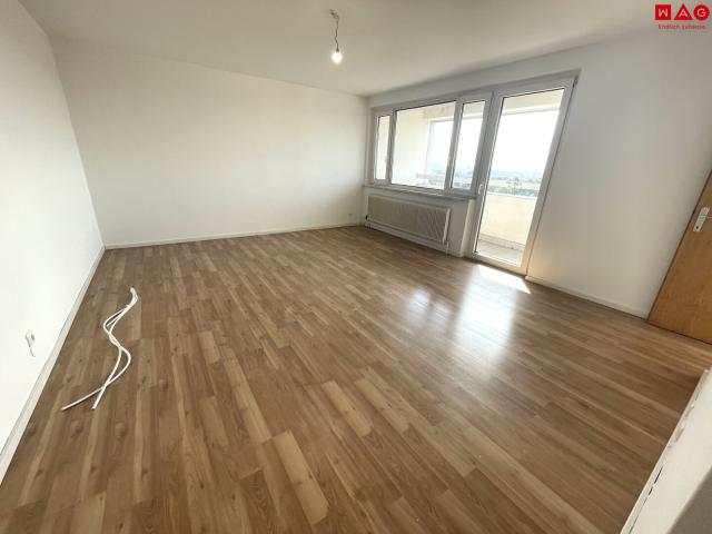 wohnen mit weitblick: 2 zimmer wohnung in linz/spallerhof mit loggia und lift!