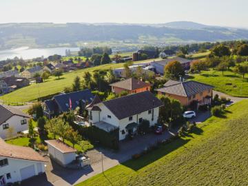Wohnen mit Weitblick umgeben von Ruhe und Grün. 6.5 Zimmer EFH in Sulz