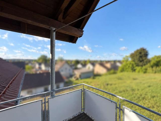 Wohnen mit Weitblick auf einer Grundfläche von 102qm – großzügige 4,5 Zimmer Wohnung