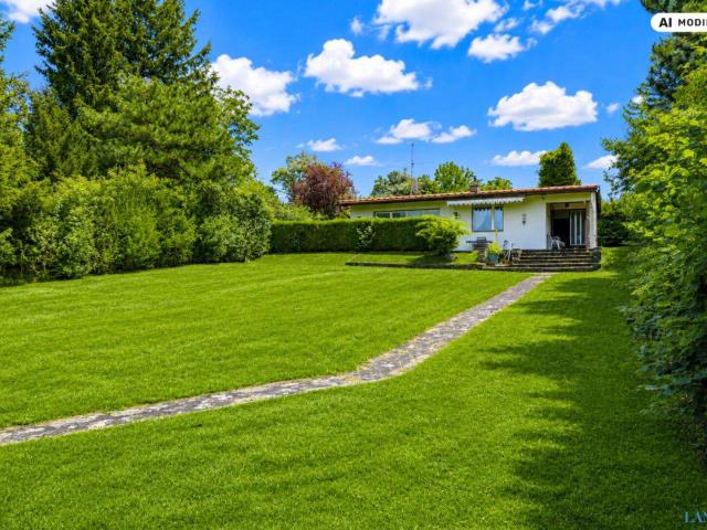 Wohnen mit Weitblick – Bestandshaus mit großem Garten und Entwicklungspotenzial in absoluter Ruhelage!