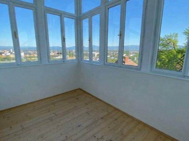 Wohnen mit Weitblick | Charmante 1 Zimmer Wohnung mit Veranda