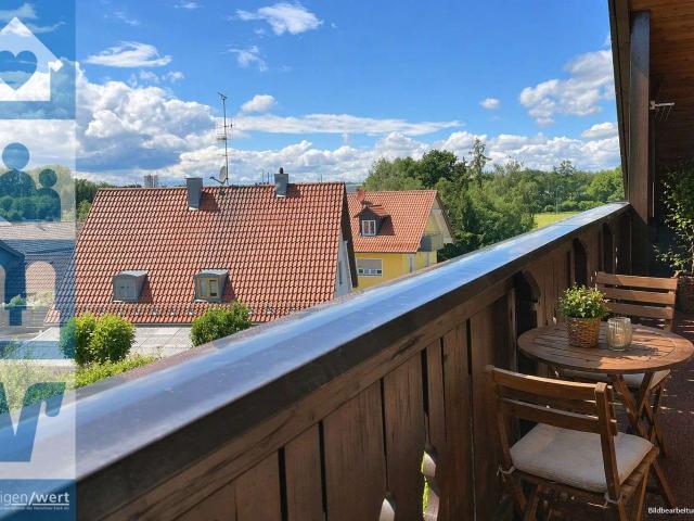 Dachgeschosswohnung mit Weitblick und großzügigem Hobbyraum