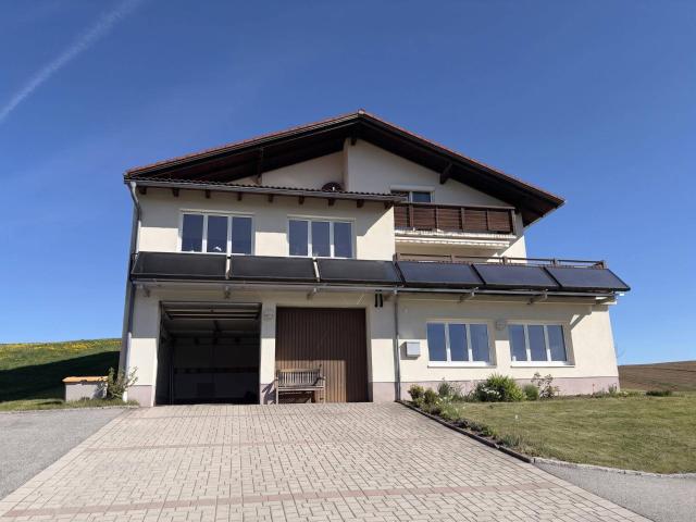 Wohnen mit Weitblick – großzügiges Haus mit landwirtschaftlicher Nutzfläche