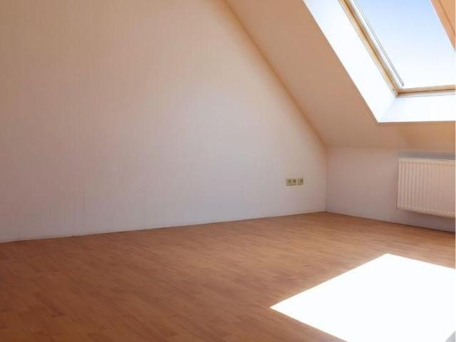 Wohnen mit Weitblick: Lichtdurchflutete Maisonettewohnung mit großzügiger Galerie