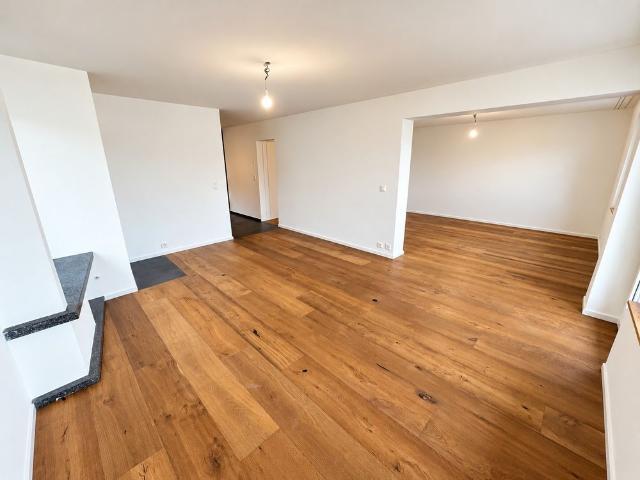 Wohnen mit Weitblick sanierte 5 Zimmer Wohnung mit unverbaubarer Seesicht