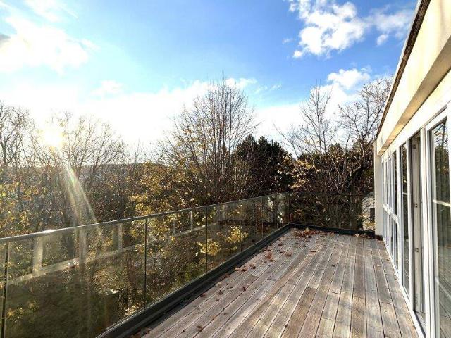 Wohnen mit Weitblick: Stilvolle 2 Ebenen Wohnung mit Terrassen in der Sieveringerstraße