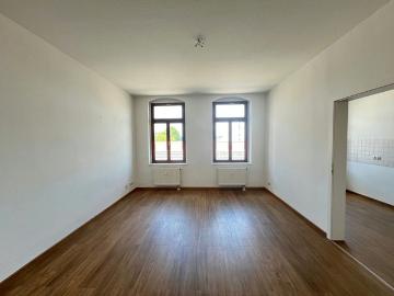 Wohnen mit Weitblick – stilvolle Altbauwohnung in zentraler Lage