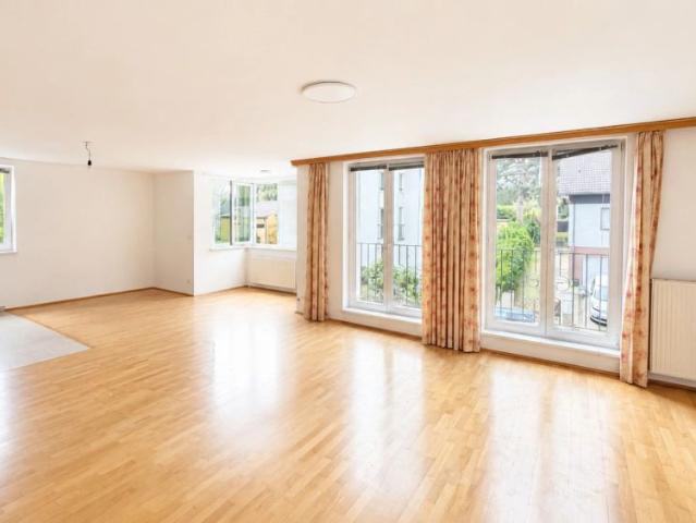 WOHNEN MIT WEITE, LICHT UND KLARER RAUMAUFTEILUNG | ZELLMANN IMMOBILIEN