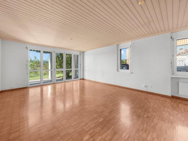 Wohnen mit Weitsicht: 4.5 Zimmer Gartenwohnung mit viel Privatsphäre