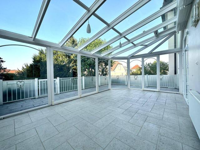 Wohnen mit Wintergarten + Terrasse + Garten + Garage