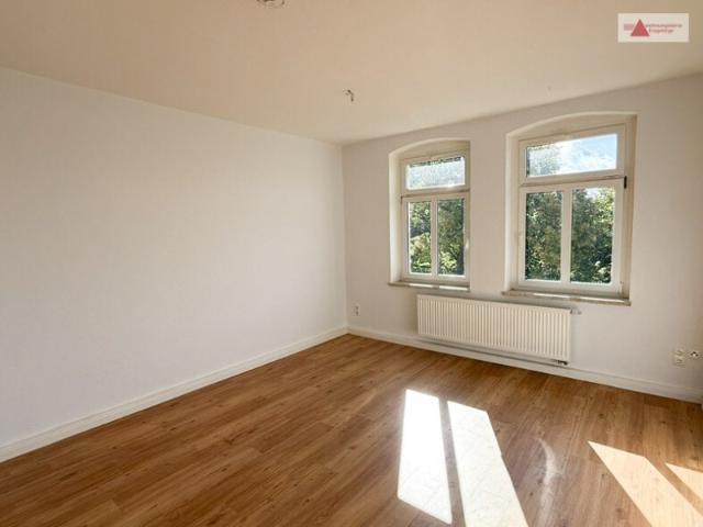 Wohnen mit Wohlfühlcharakter: Moderne 4 Raum Wohnung mit Einbauküche in beliebter Lage von Annaberg!