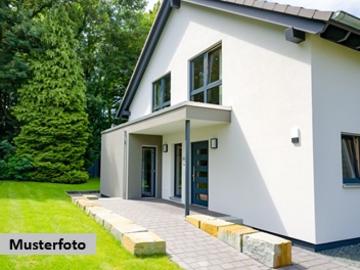 Wohnen mit Wohlfühlfaktor – Einfamilienhaus mit Garage, Garten und Terrasse