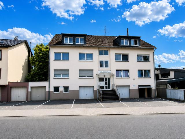 Wohnen mit Wohlfühlfaktor: Gepflegte Wohnung mit sonnigem Balkon und Stellplatz