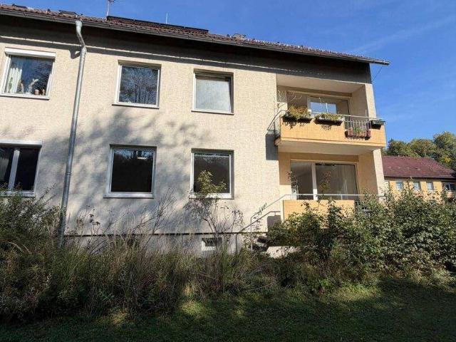 WOHNEN MIT WOHLFÜHLFAKTOR – TOP GEPFLEGTE 3 ZIMMER WOHNUNG MIT LOGGIA