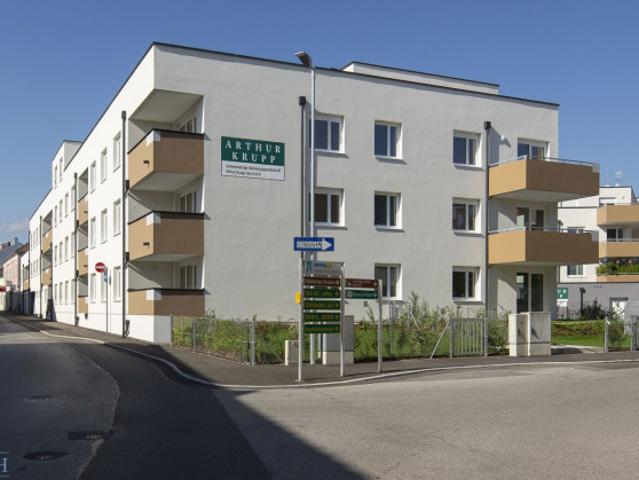 Wohnen mit zukunft: gut geschnittene 3 zimmer wohnung mit loggia & provisionsfreier kaufoption im zentrum von neunkirchen!