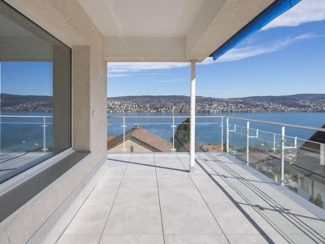 Wohnen mit Zürichsee Panorama Saniertes Einfamilienhaus in Kilchberg
