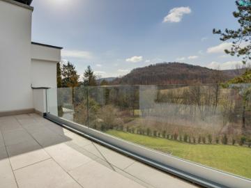 Wohnen mitten im Grünen und nahe der Stadt Erstbezug Villa mit Indoorpool