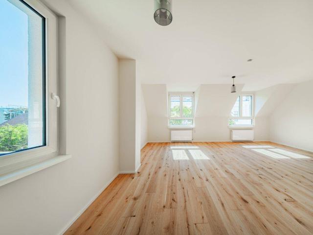 WOHNEN MITTEN IM VIERTEN Urbane Lebensqualität in Zentrumsnähe Großzügige Maisonette Wohnung Moderne Ausstattung